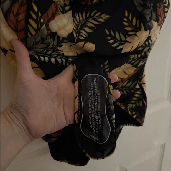 Floral Ruffle Black Swimsuit - Picture 5 of 5